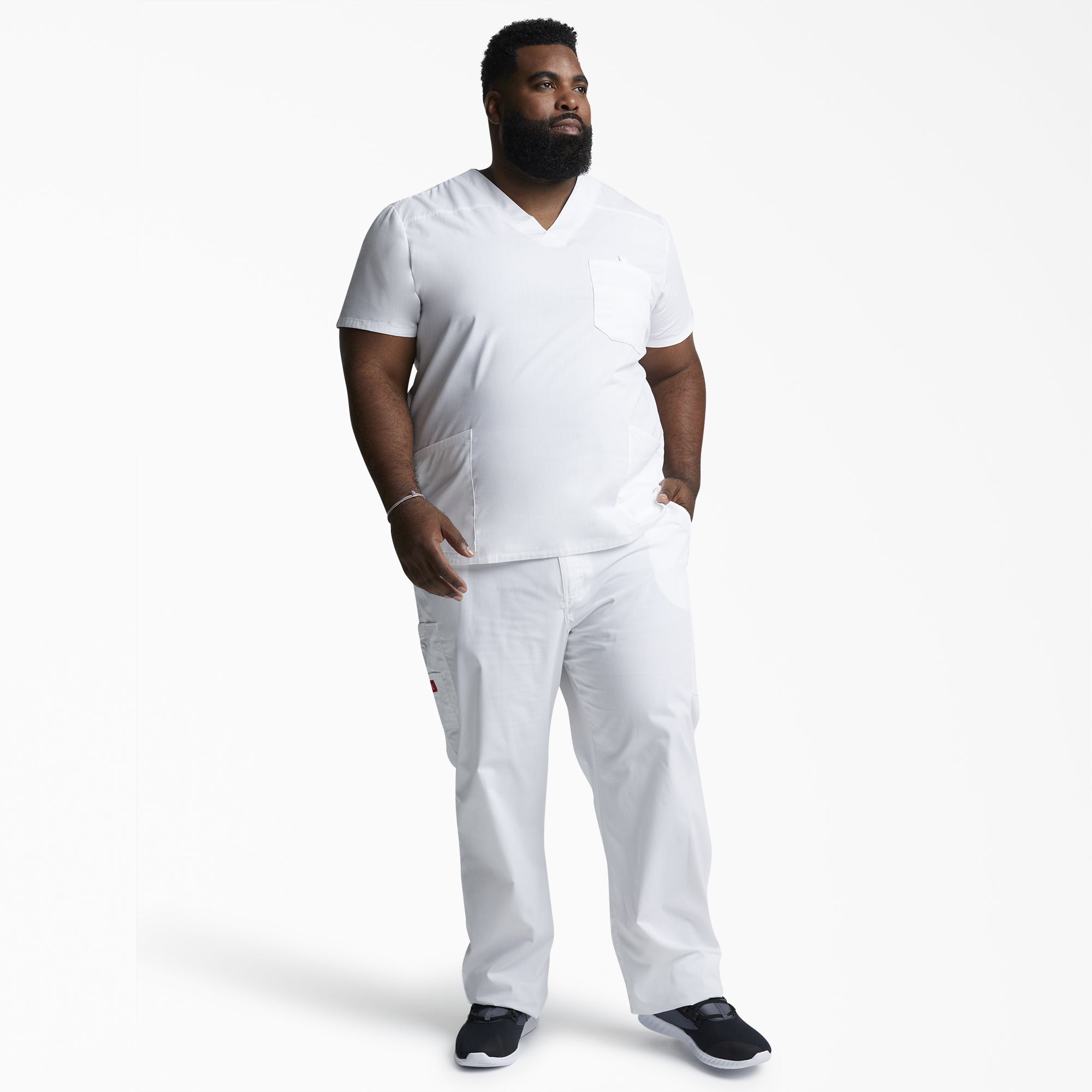 "Men's EDS Signature V-Neck Scrub Top"