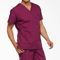 "Men's EDS Signature V-Neck Scrub Top"