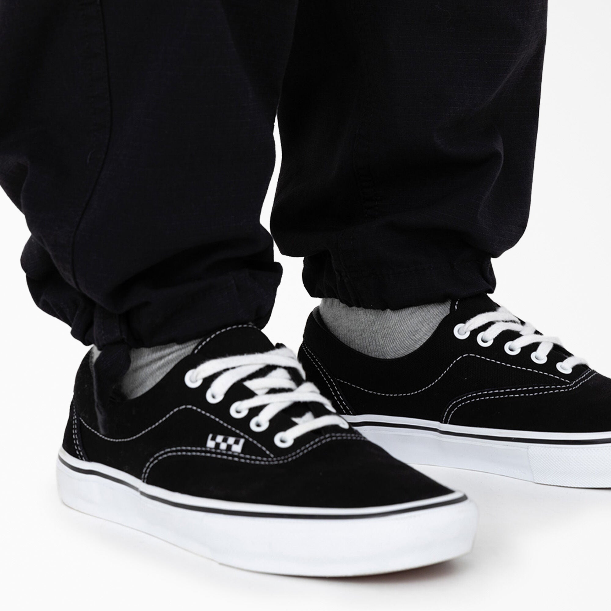 "Eagle Bend Relaxed Fit Double Knee Cargo Pants"