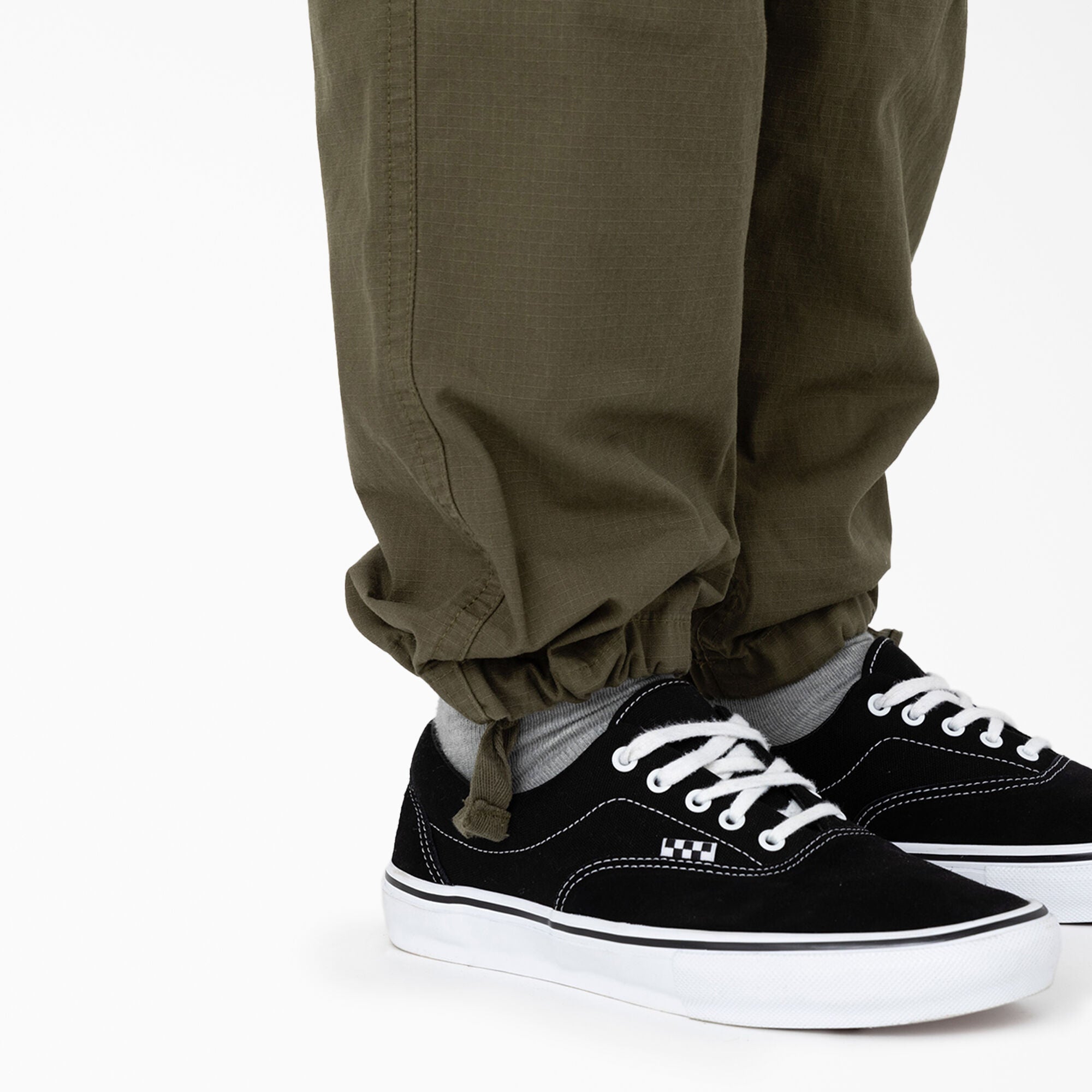 "Eagle Bend Relaxed Fit Double Knee Cargo Pants"