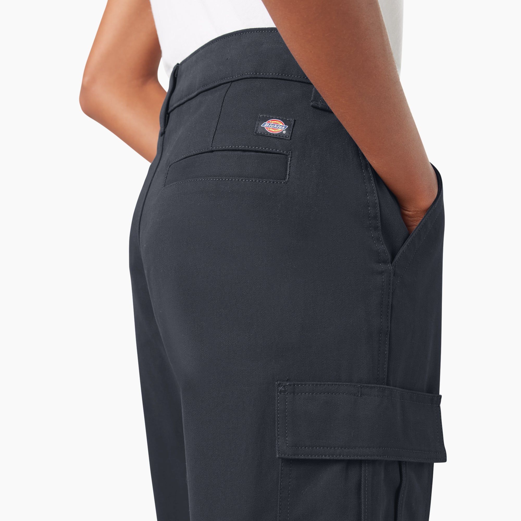"Women's Relaxed Fit Cargo Pants"