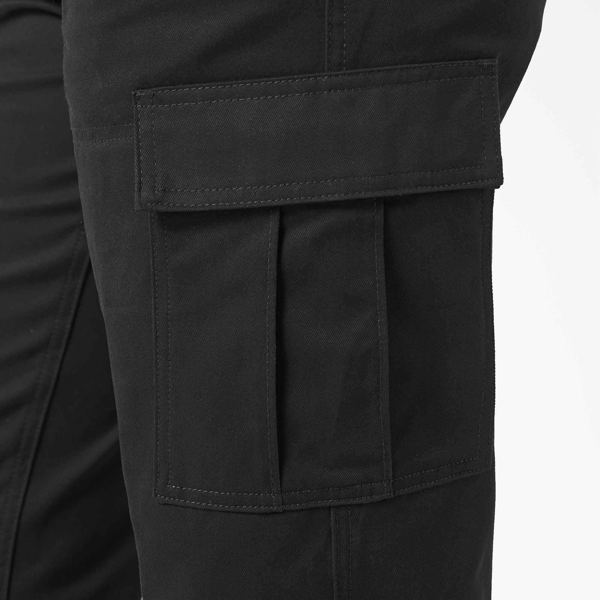 "Women's Relaxed Fit Cargo Pants"