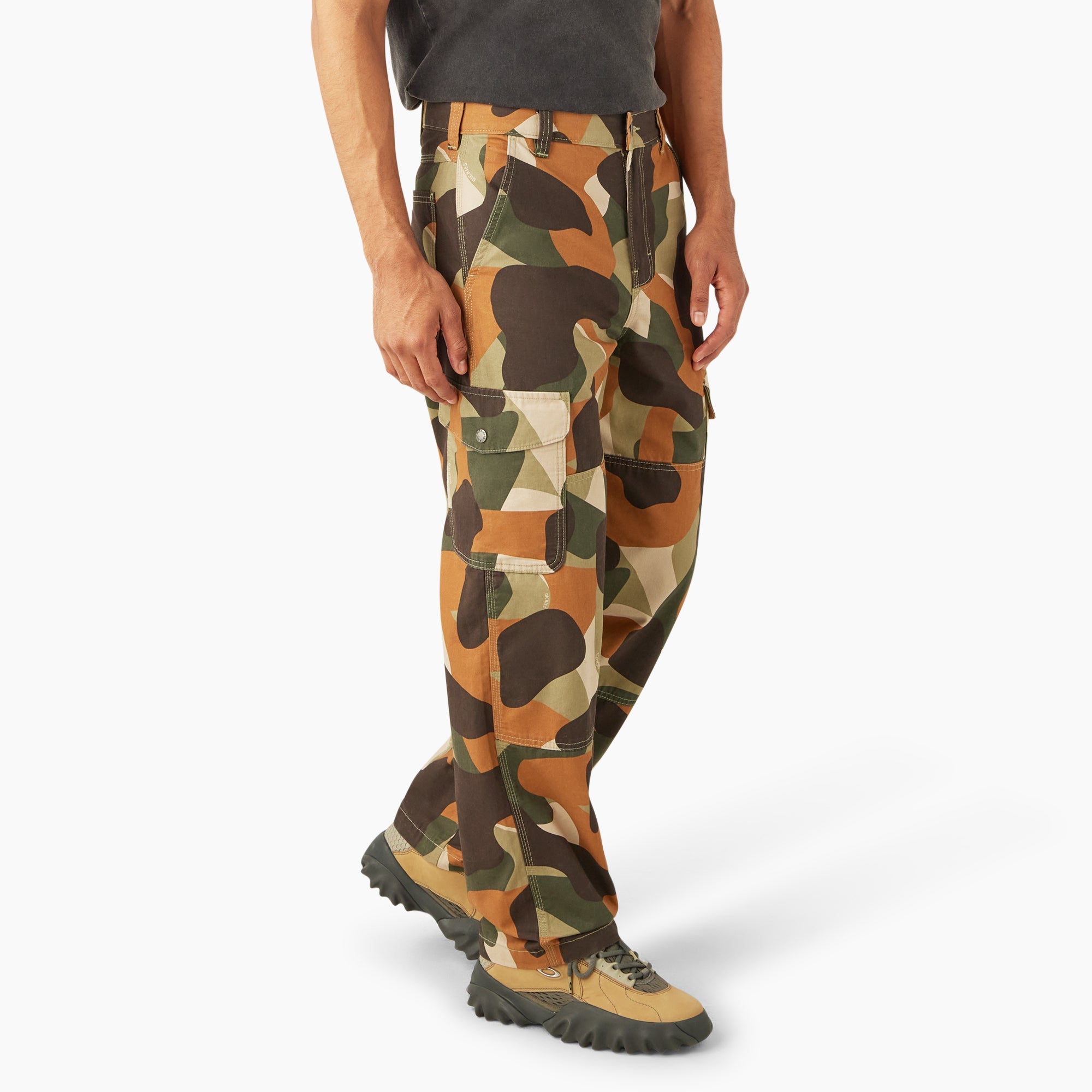 "Camo Print Duck Cargo Pants"