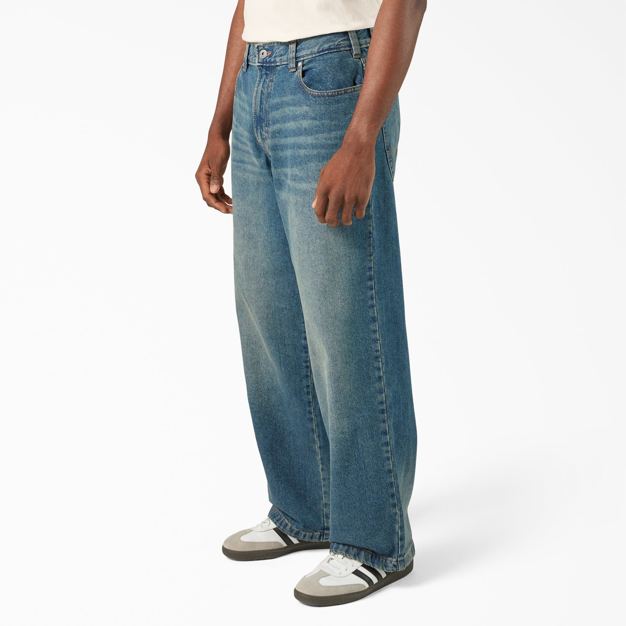 "Hilham Loose Fit Jeans"