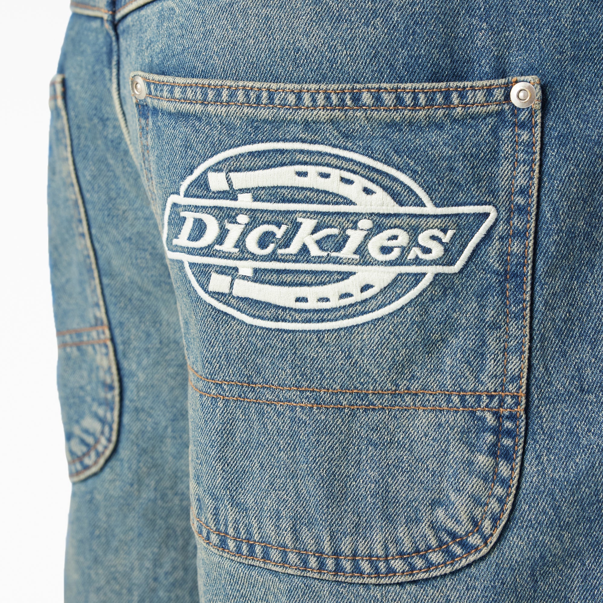 "Hilham Loose Fit Jeans"