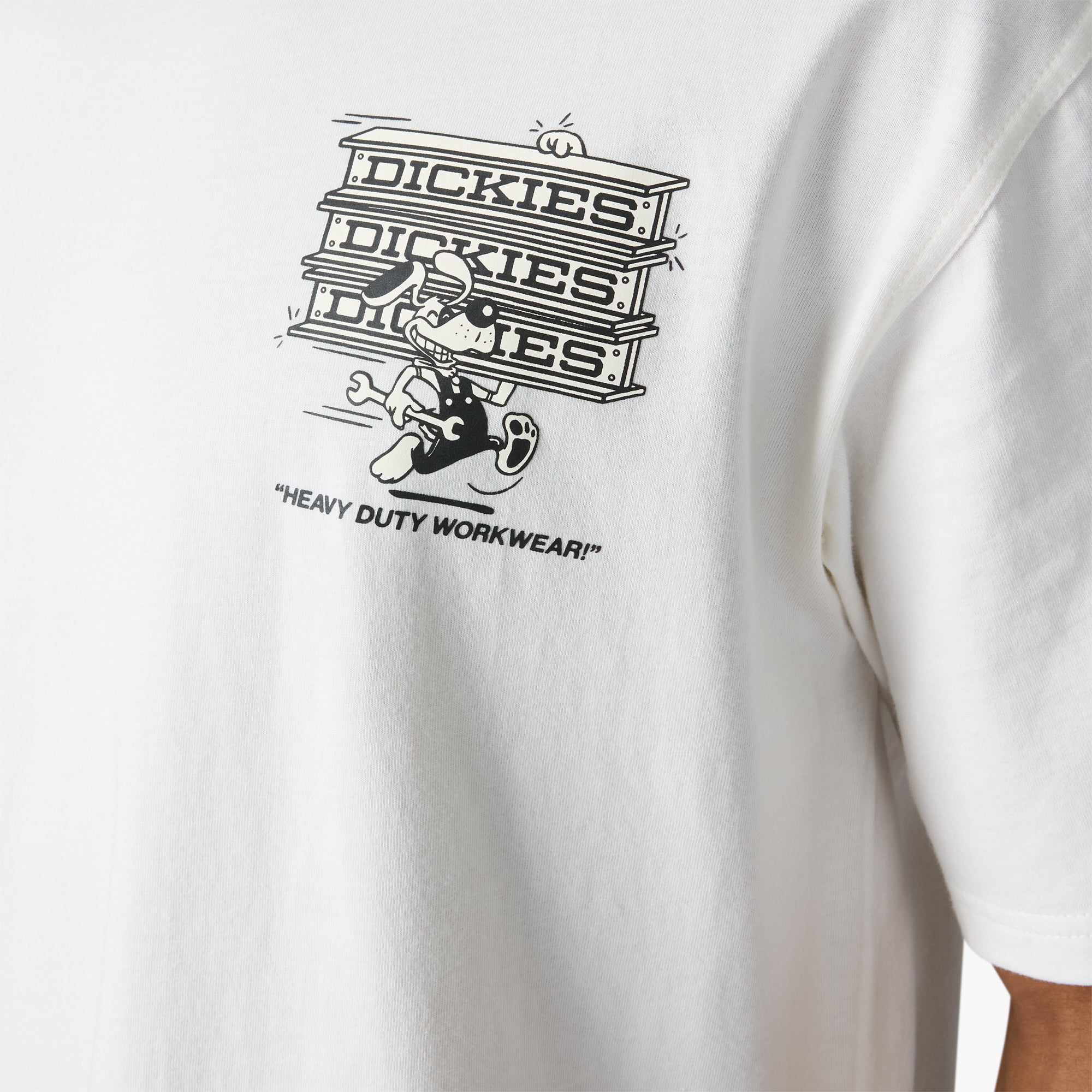 "Lynndyl Graphic T-Shirt"