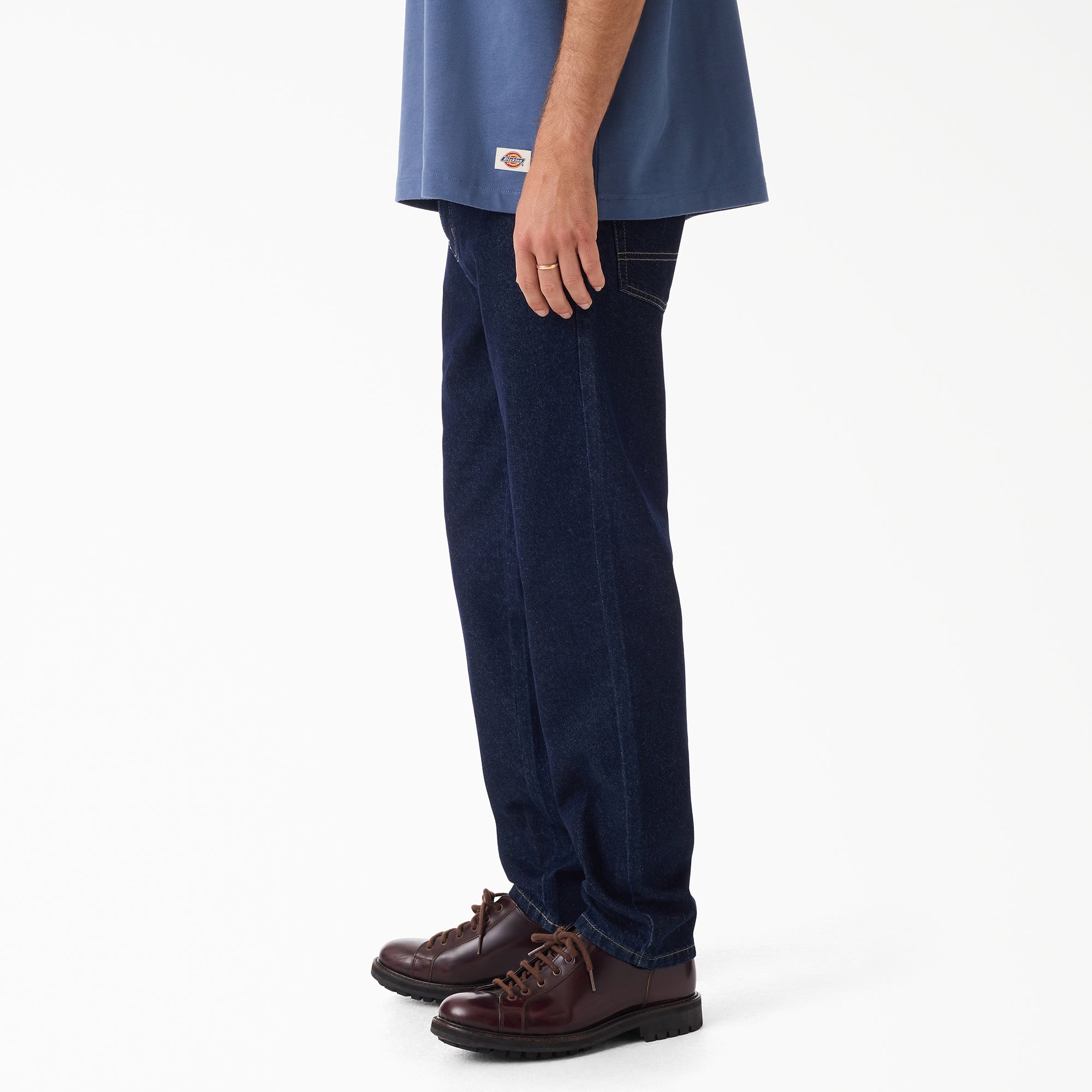 "982 Slim Tapered Jeans"