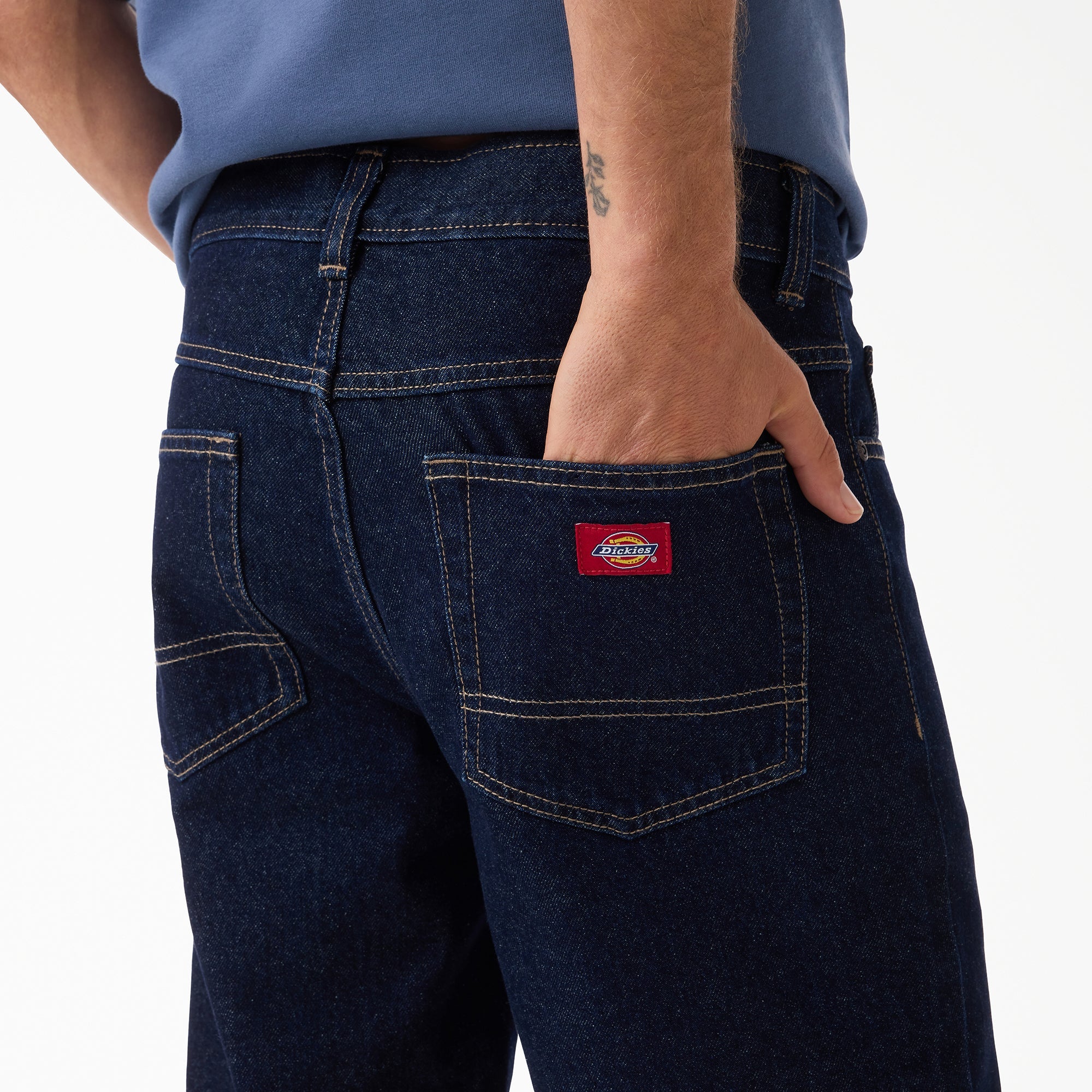 "982 Slim Tapered Jeans"