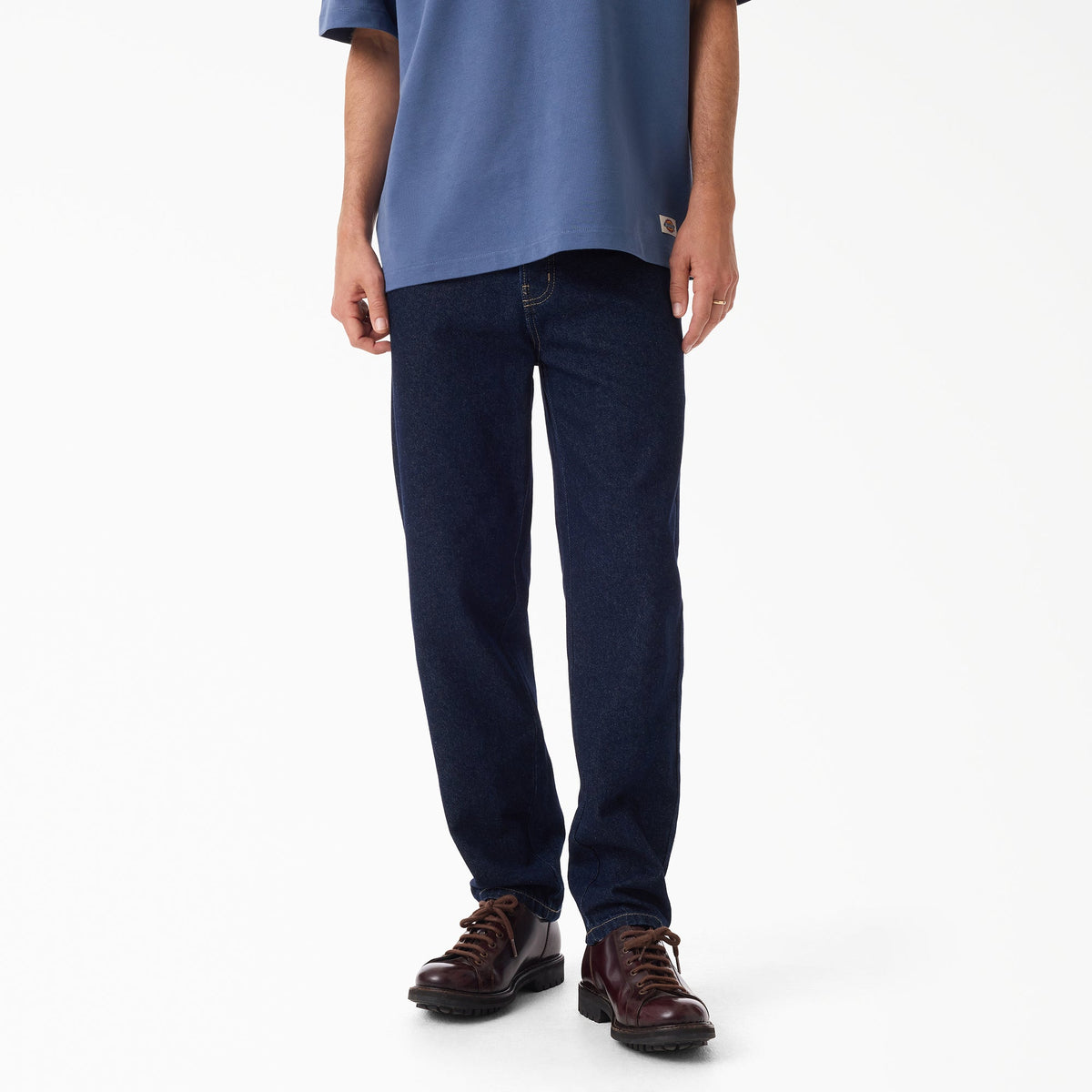 "982 Slim Tapered Jeans"