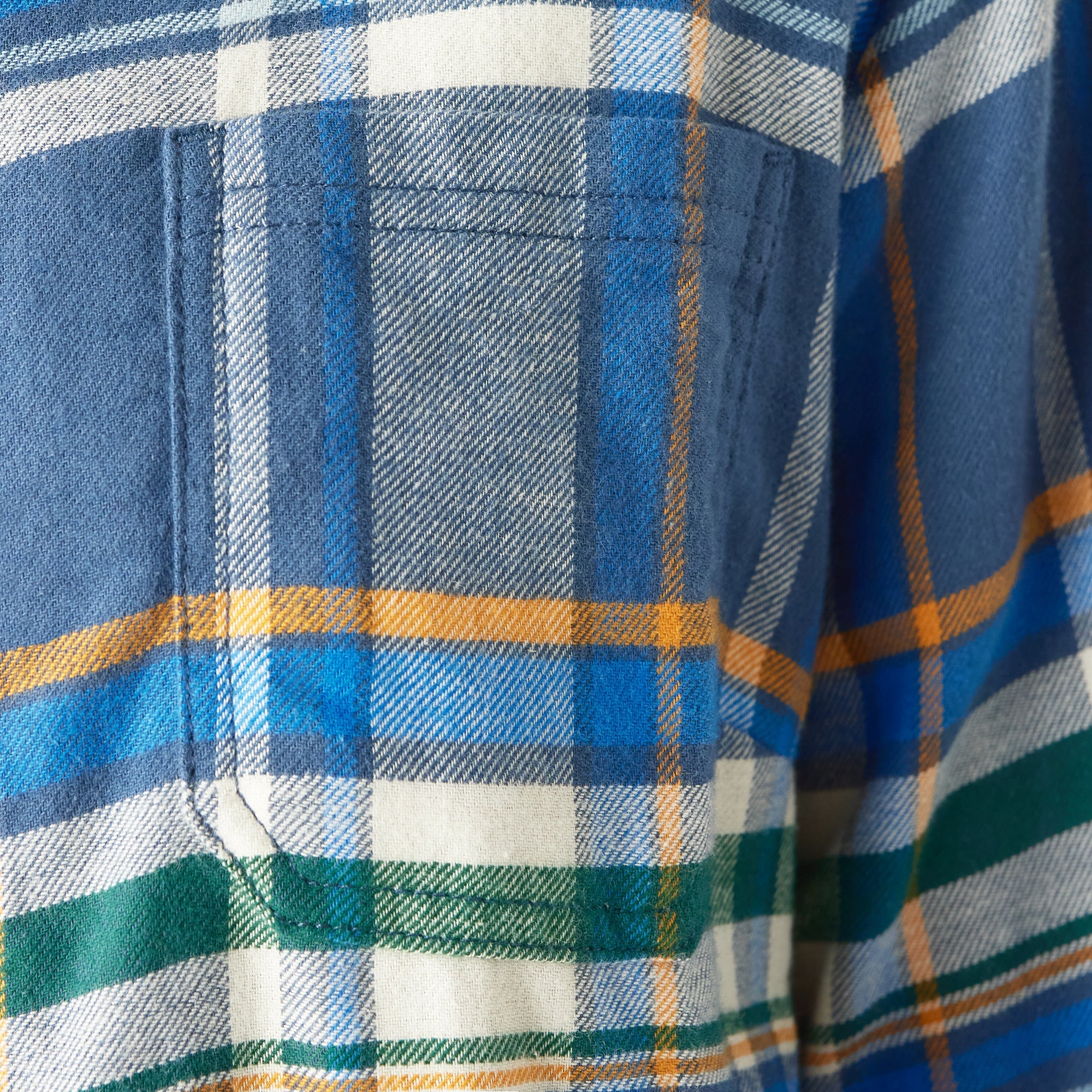 "Women's Plaid Flannel Long Sleeve Shirt"