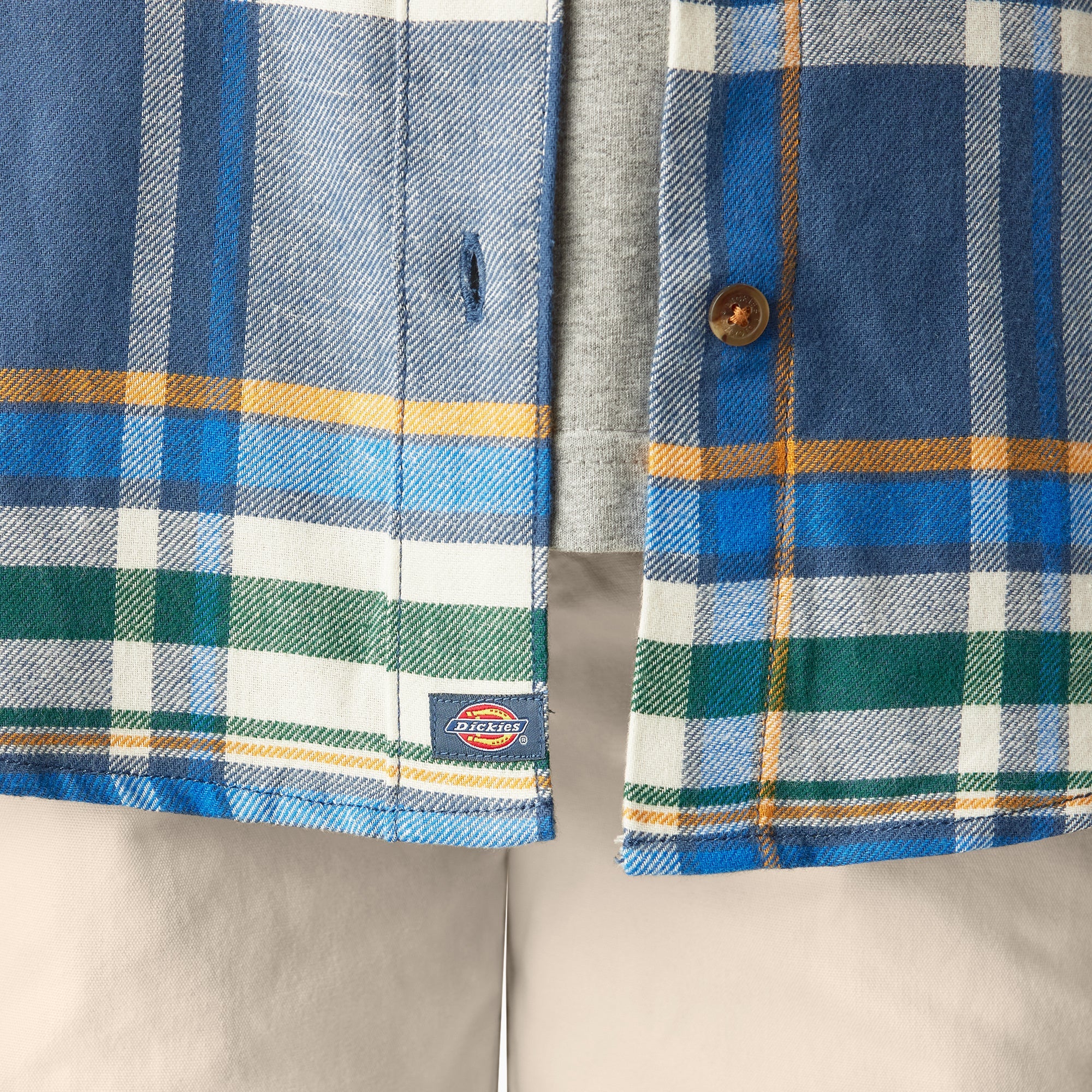 "Women's Plaid Flannel Long Sleeve Shirt"