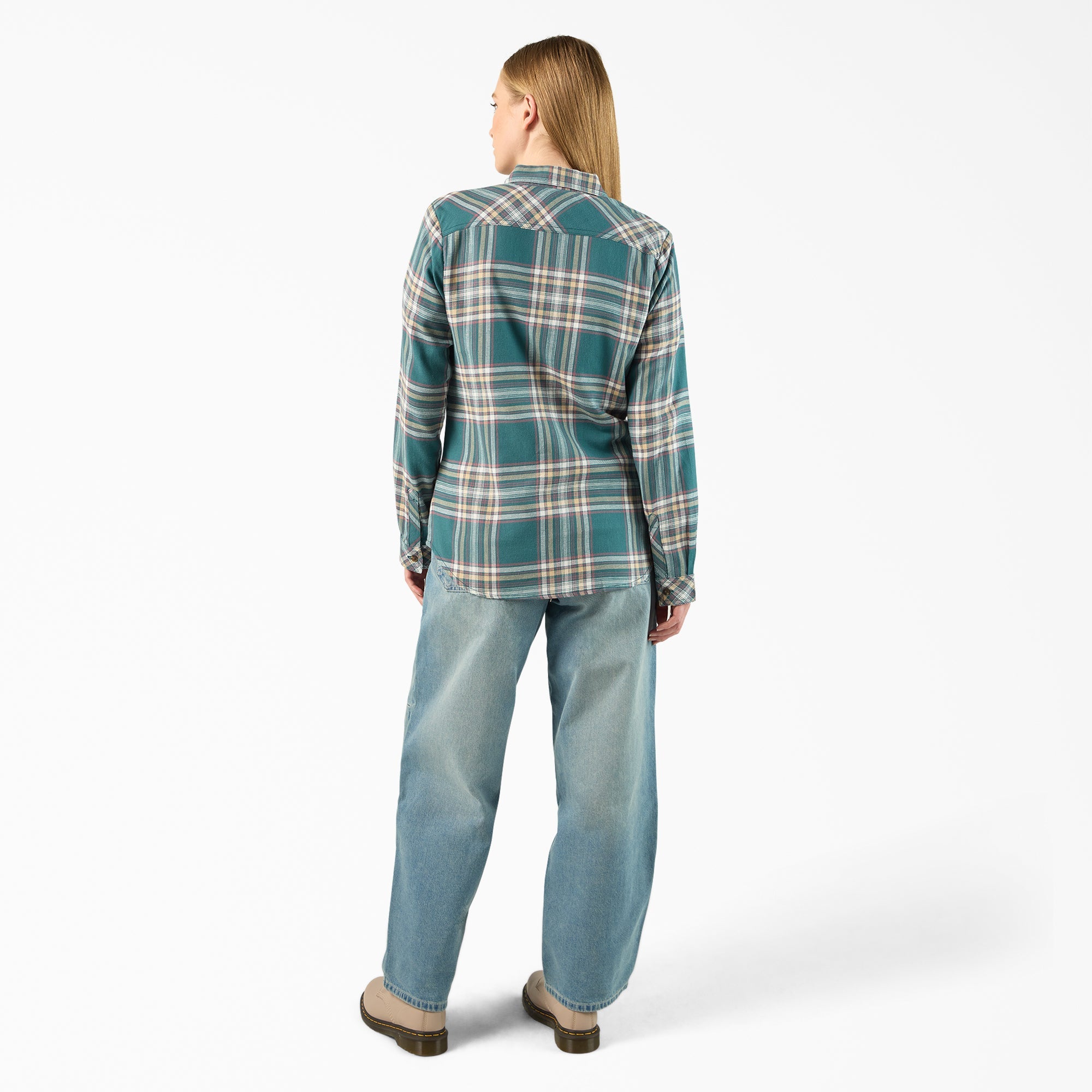 "Women's Plaid Flannel Long Sleeve Shirt"