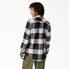 "Women's Plaid Flannel Long Sleeve Shirt"