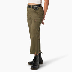 "Women's Relaxed Fit Contrast Stitch Cropped Cargo Pants"
