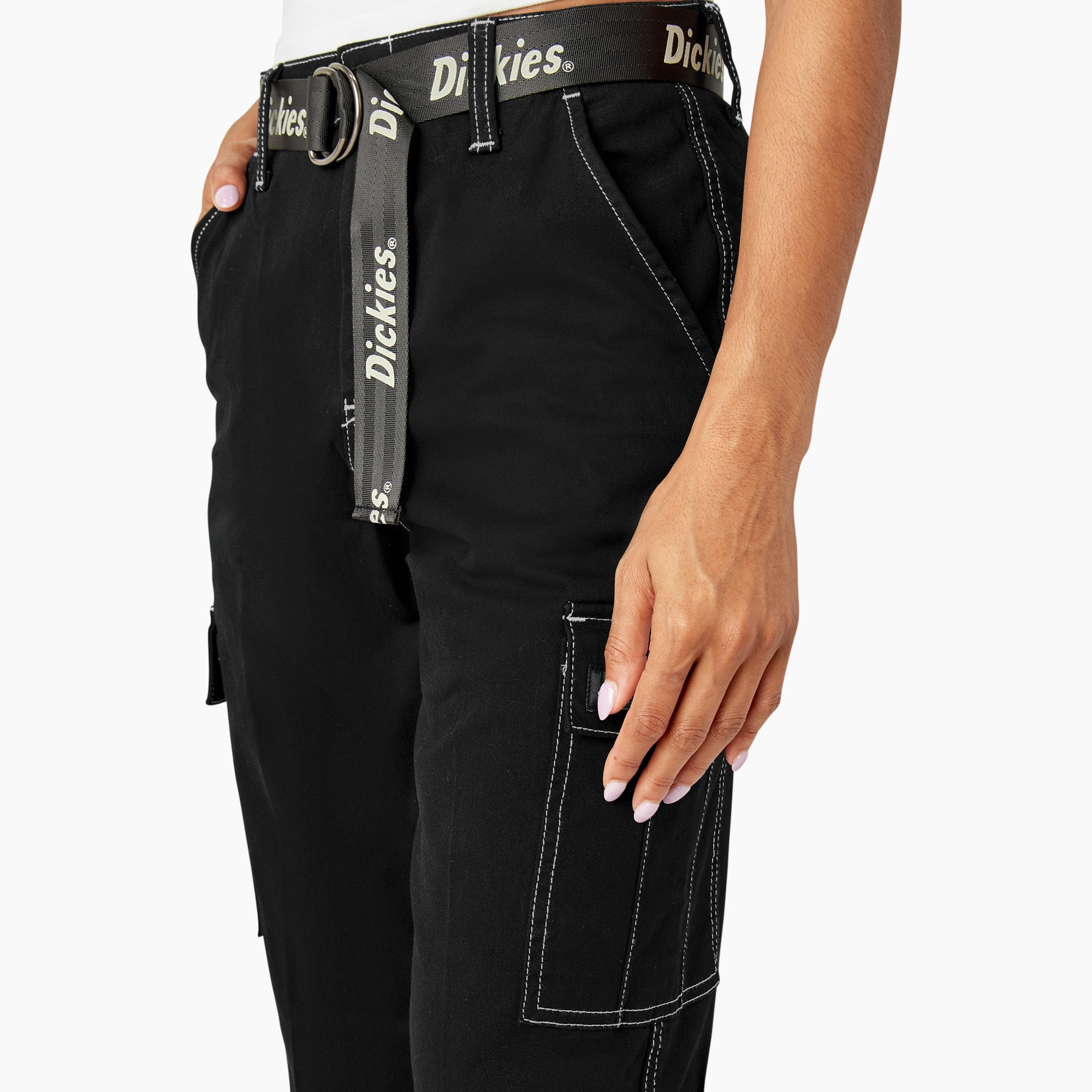 "Women's Relaxed Fit Contrast Stitch Cropped Cargo Pants"