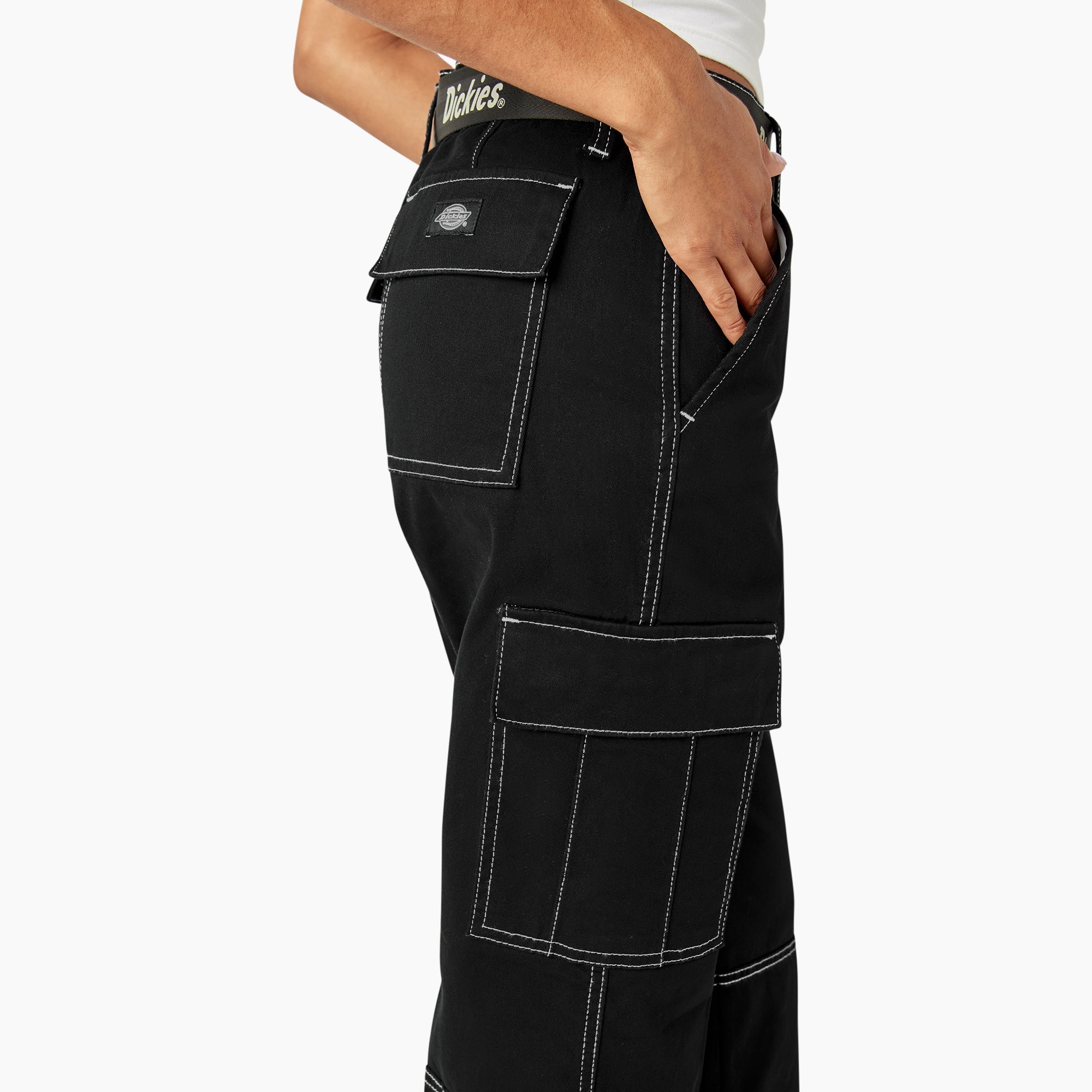 "Women's Relaxed Fit Contrast Stitch Cropped Cargo Pants"