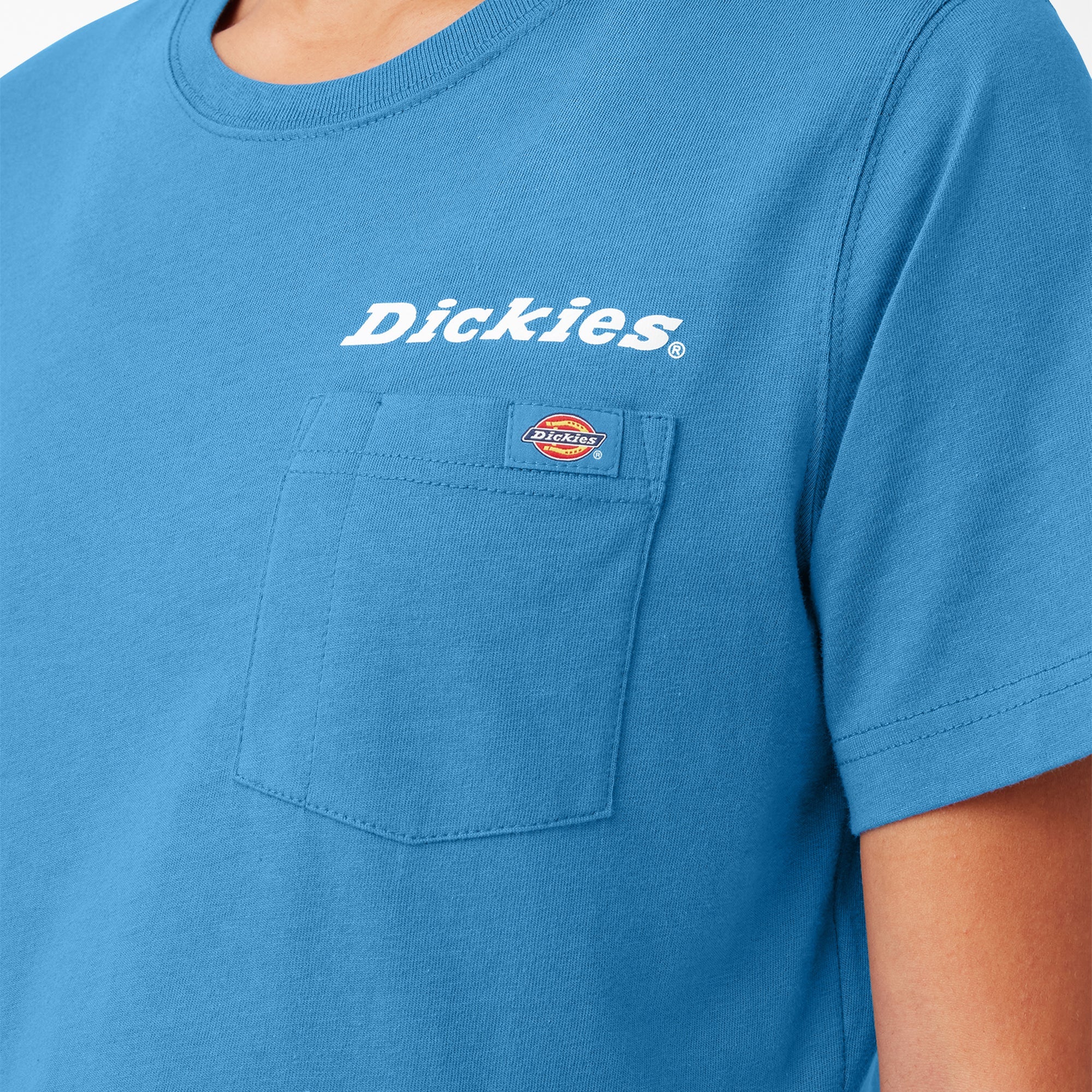 "Women's Graphic Cropped T-Shirt"