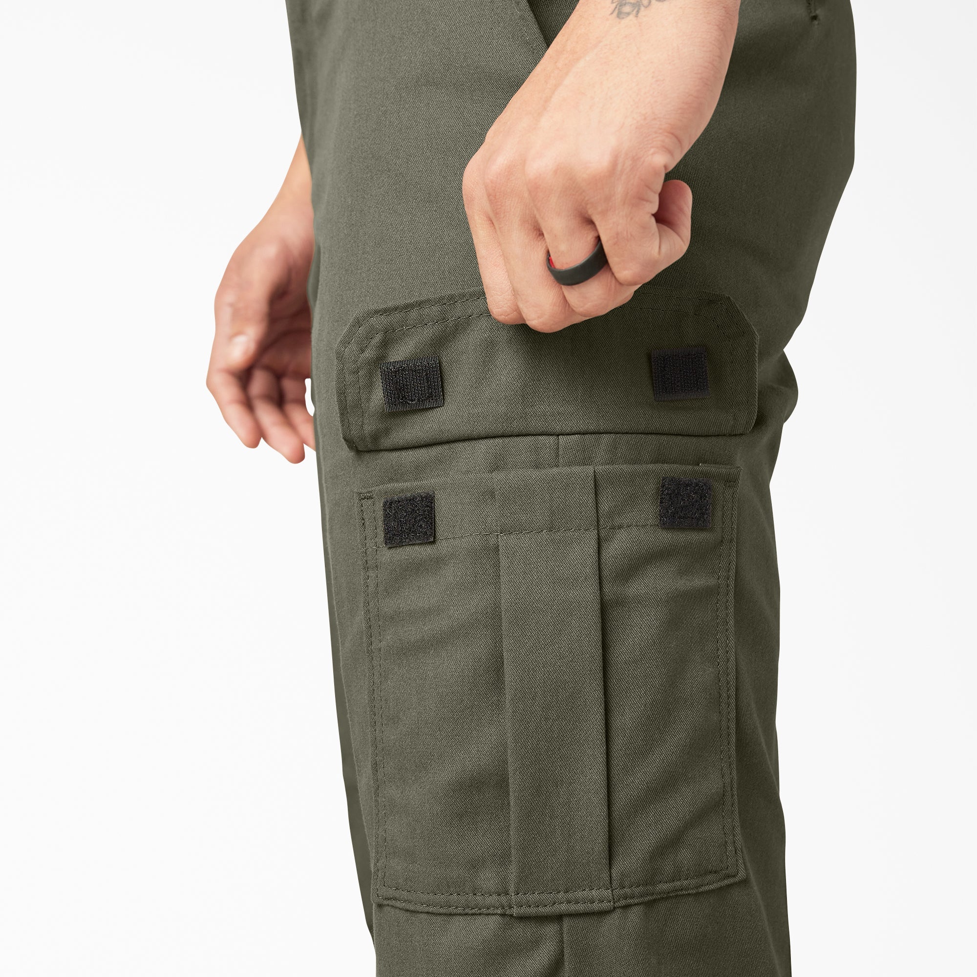 "FLEX Regular Fit Cargo Pants"