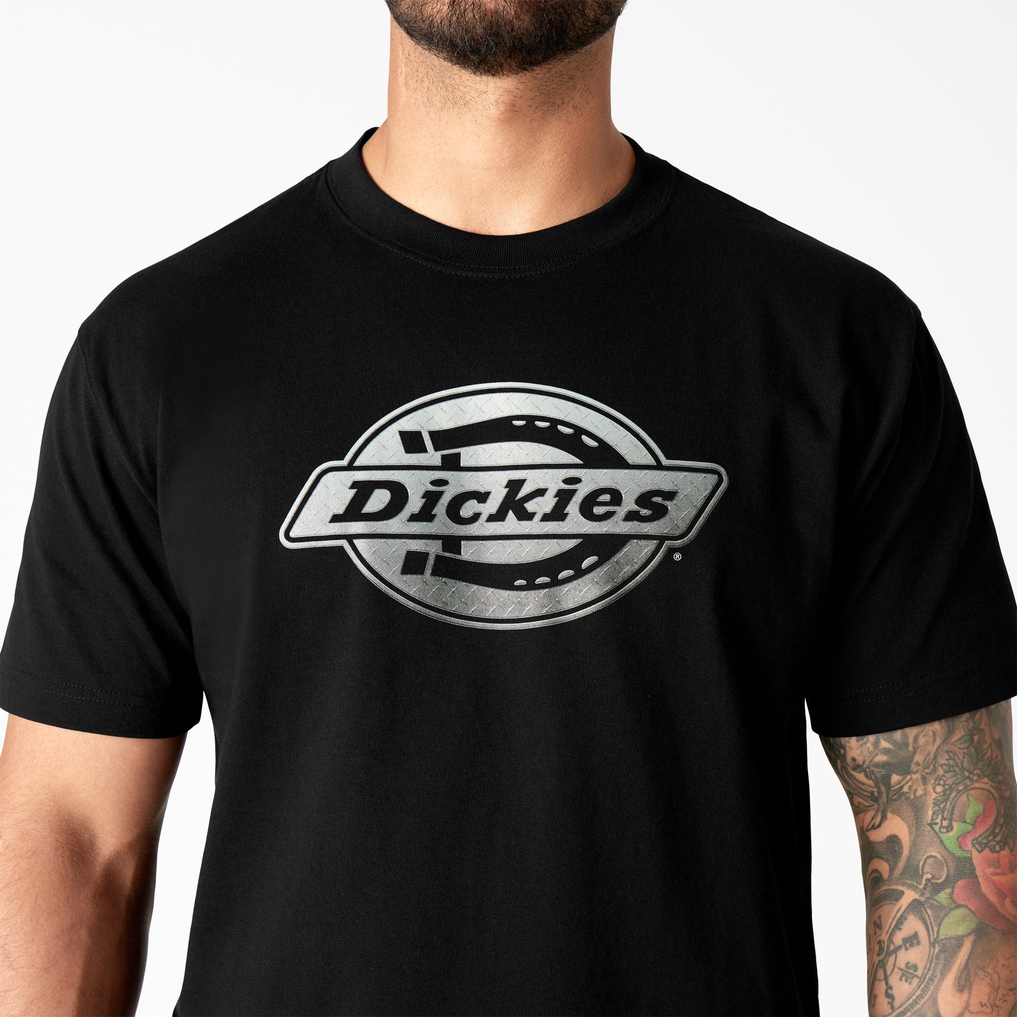 "Short Sleeve Logo Graphic T-Shirt"