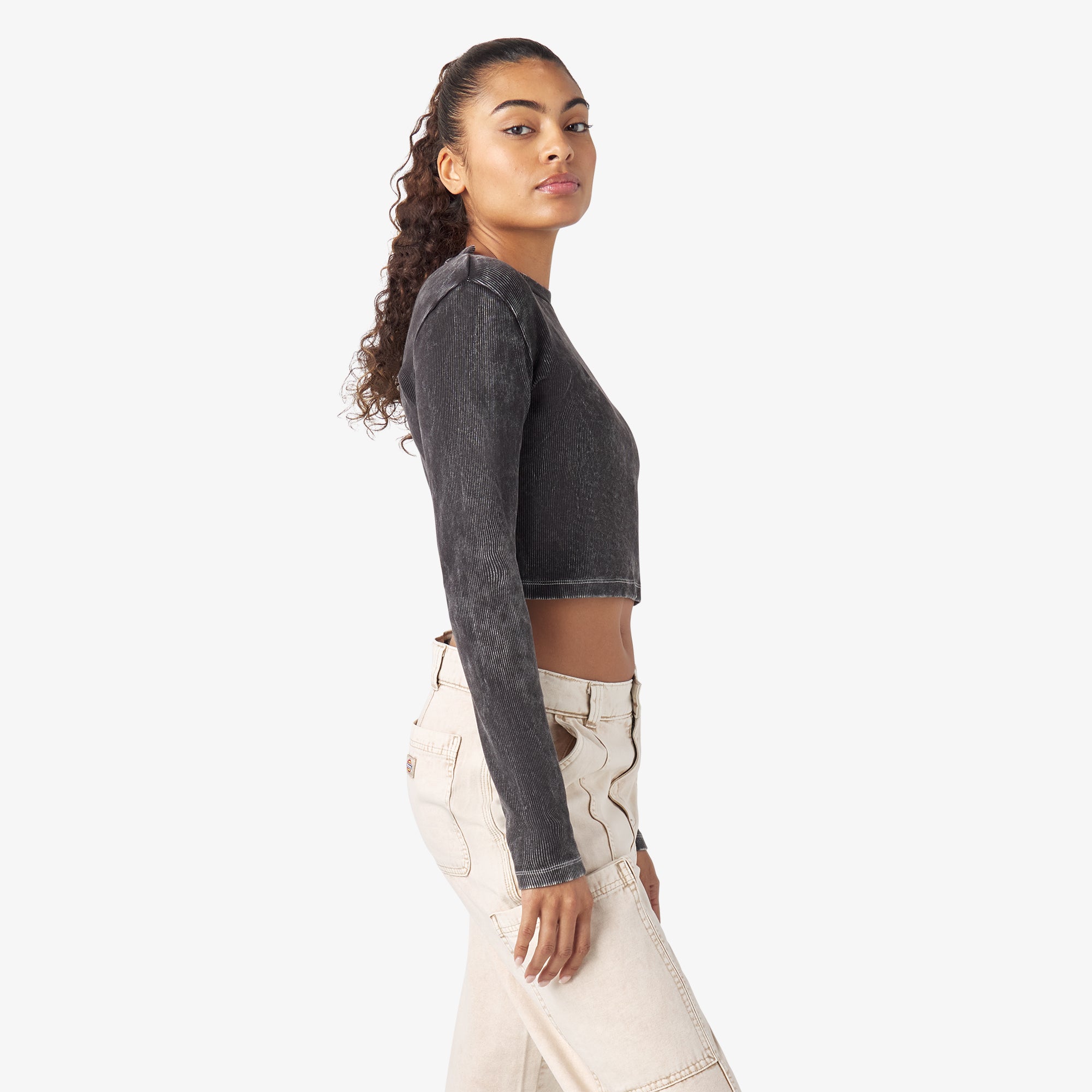 "Women's Newington Long Sleeve T-Shirt"