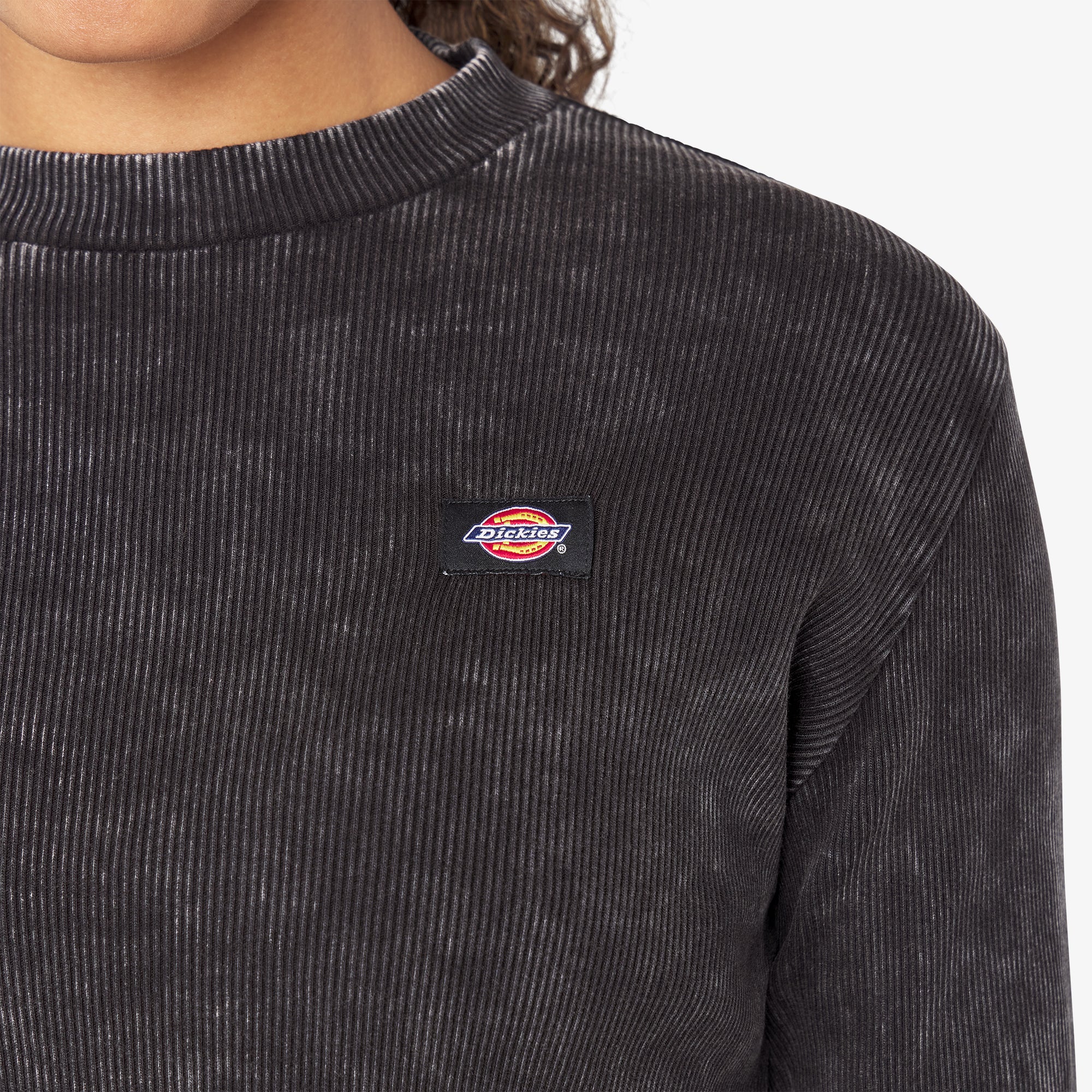 "Women's Newington Long Sleeve T-Shirt"